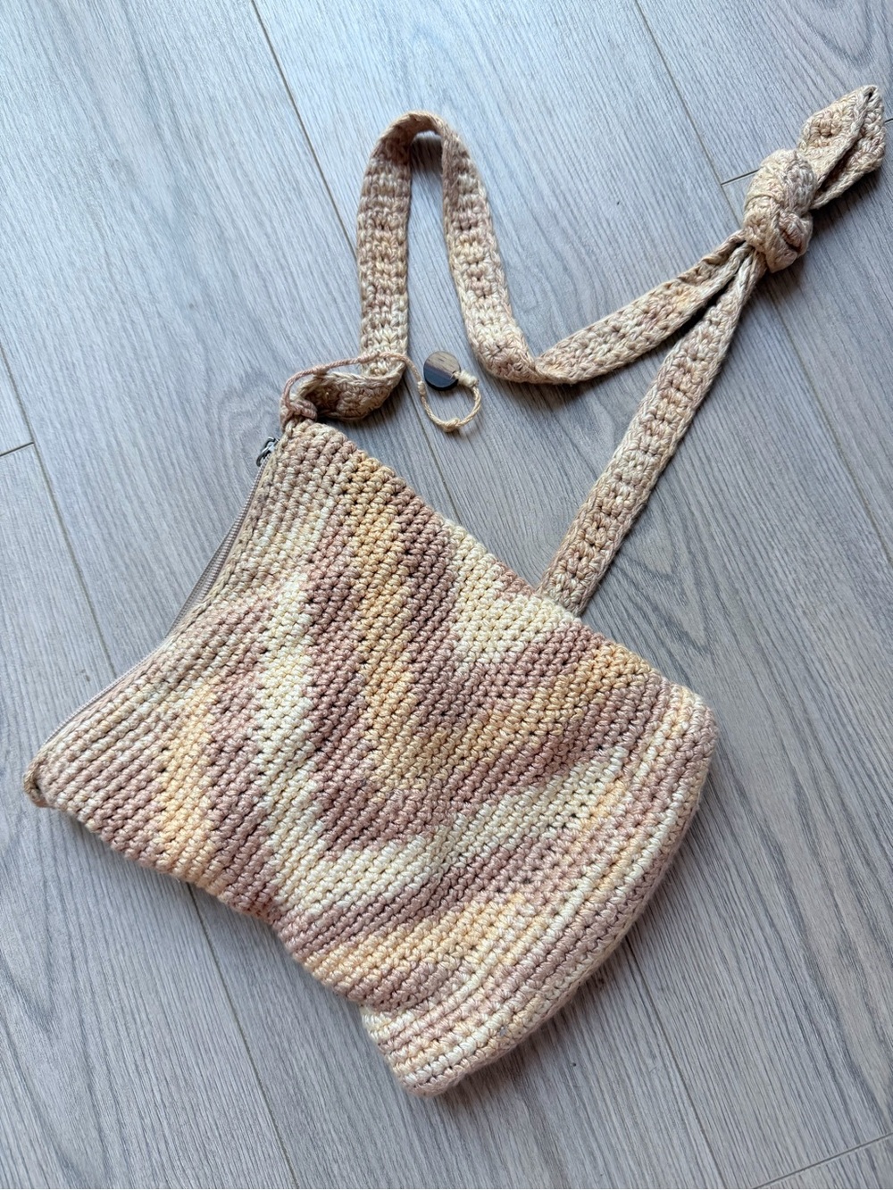 Vintage Sakroots Neutral Multicolor Crochet Crossbody Bag